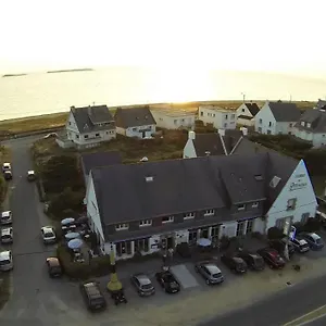 Du Petit Matelot Hotel