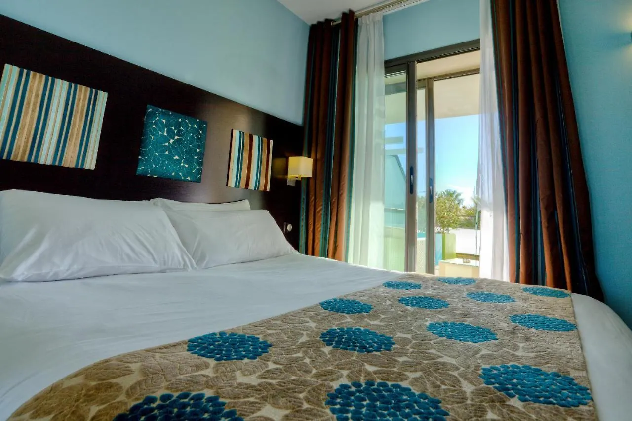 Hotel Baptistin Le Lavandou 3*,  France