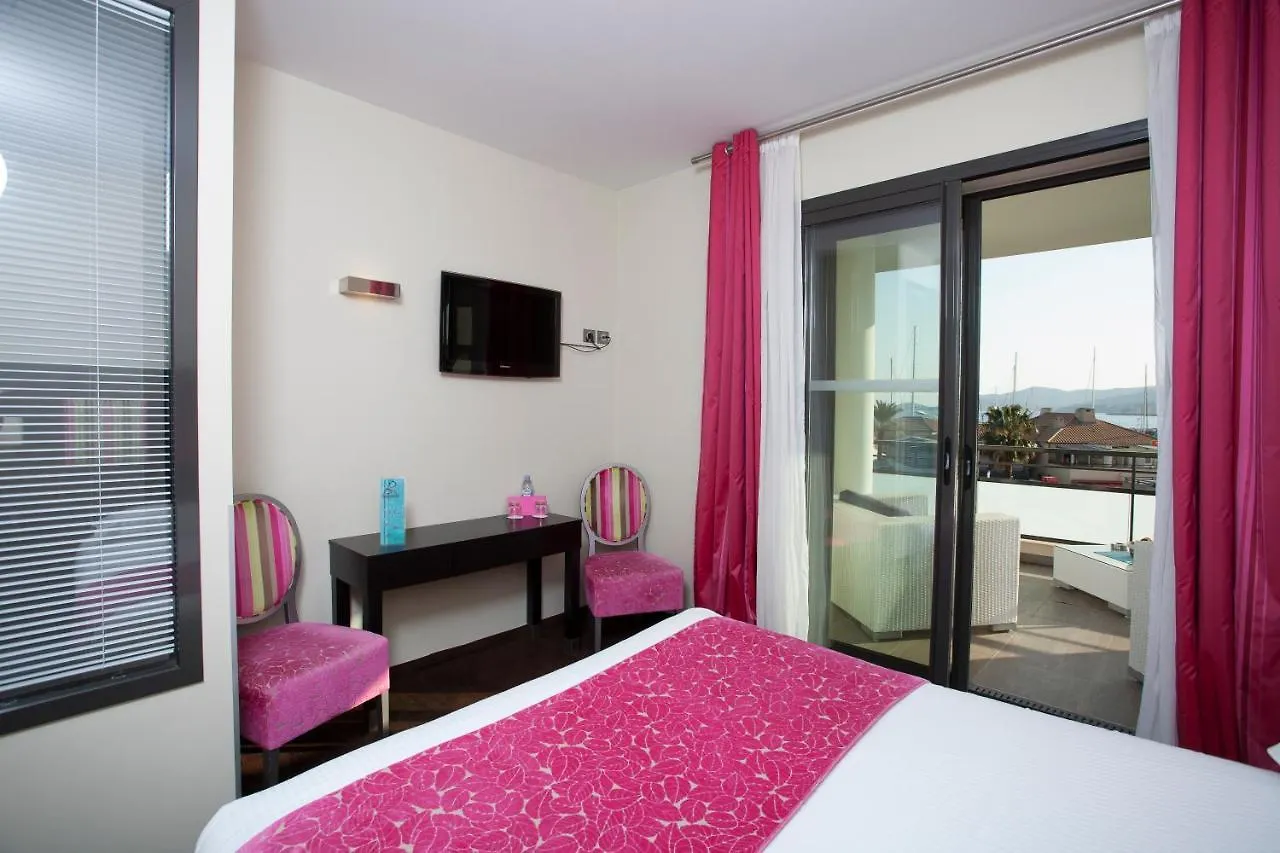 Hotel Baptistin Le Lavandou 3*,