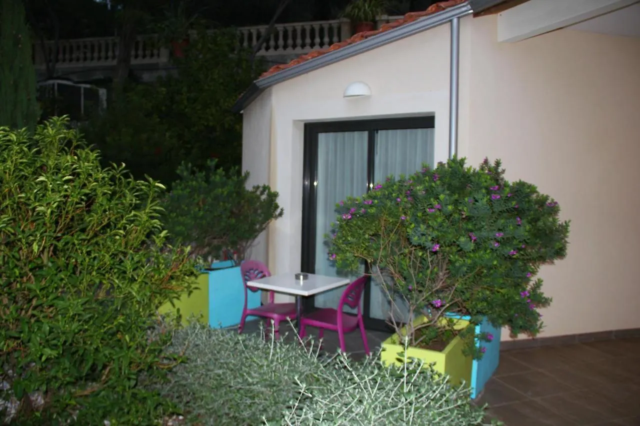 Hotel Baptistin Le Lavandou 3*,  France